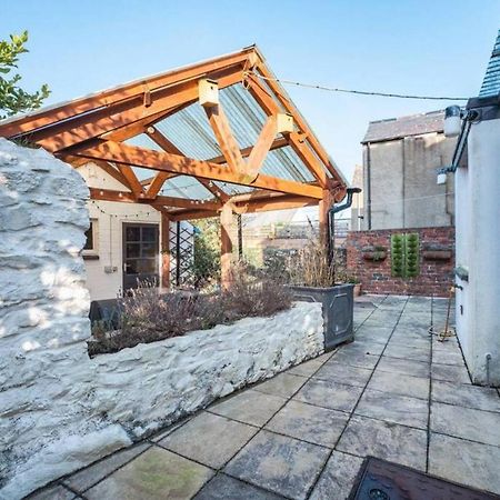 Cosy Welsh Cottage In St Davids Centre With Garden エクステリア 写真