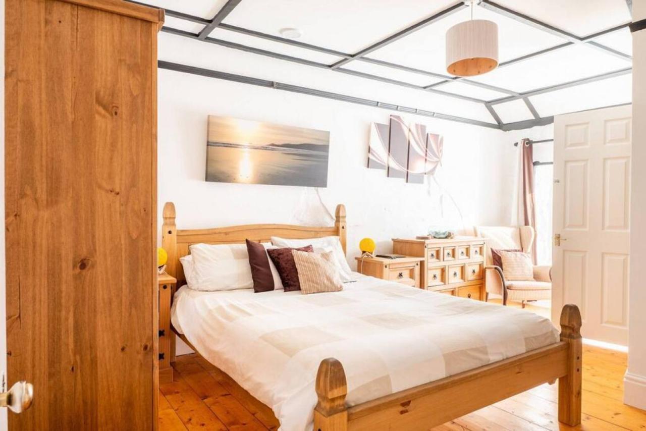 Cosy Welsh Cottage In St Davids Centre With Garden エクステリア 写真