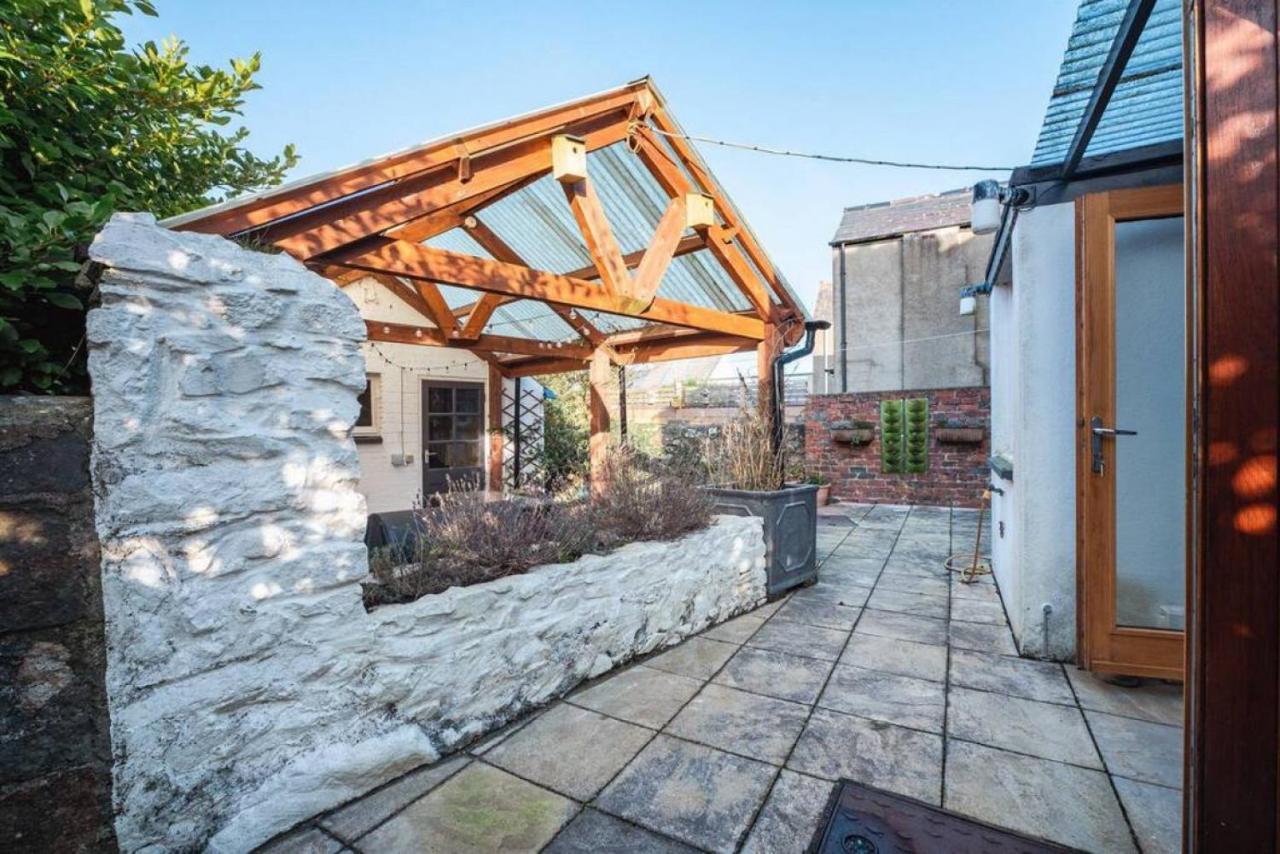 Cosy Welsh Cottage In St Davids Centre With Garden エクステリア 写真