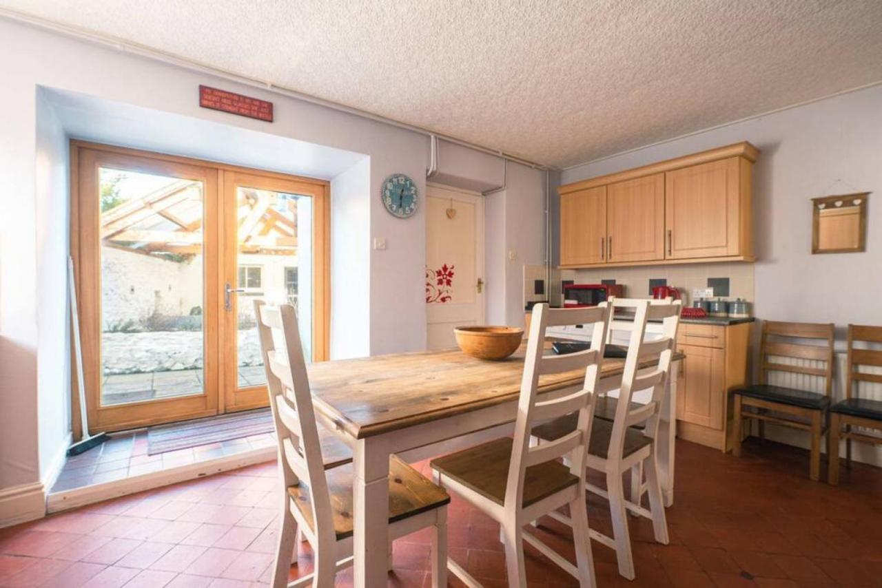 Cosy Welsh Cottage In St Davids Centre With Garden エクステリア 写真
