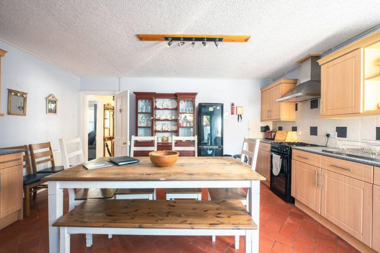Cosy Welsh Cottage In St Davids Centre With Garden エクステリア 写真