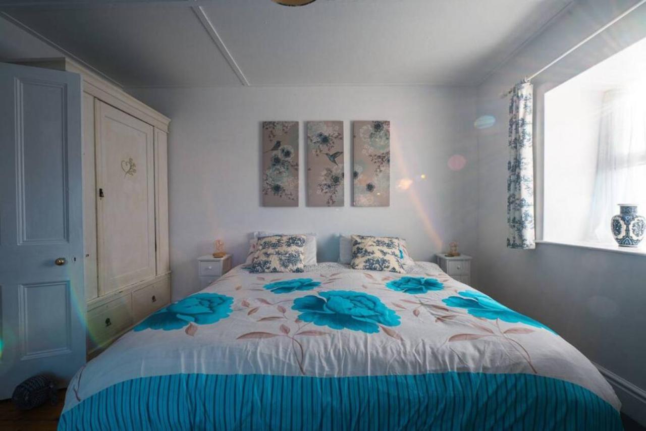 Cosy Welsh Cottage In St Davids Centre With Garden エクステリア 写真
