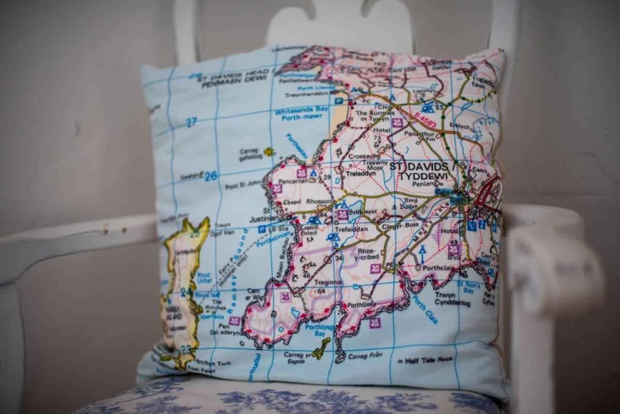 Cosy Welsh Cottage In St Davids Centre With Garden エクステリア 写真
